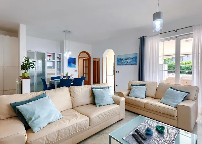 Hrvatin-2 By Interhome 풀라